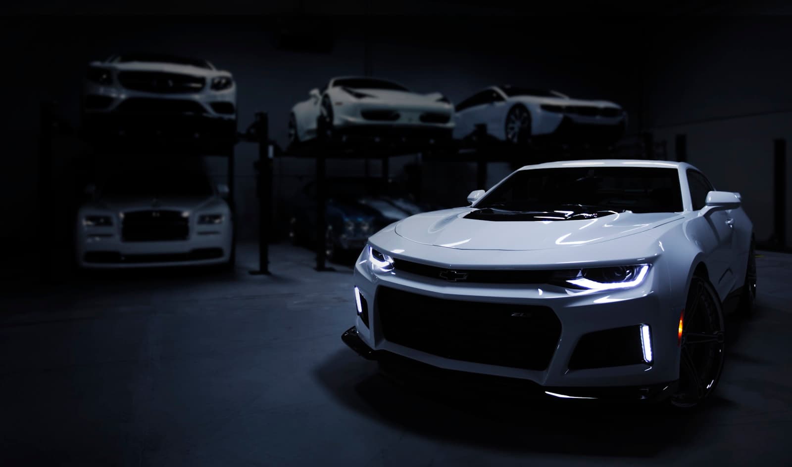 自動車事業（中古車・整備・カスタム）
